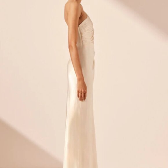 Shona Joy Cream Asymmetrical Ruched Gown - Picture 3 of 8